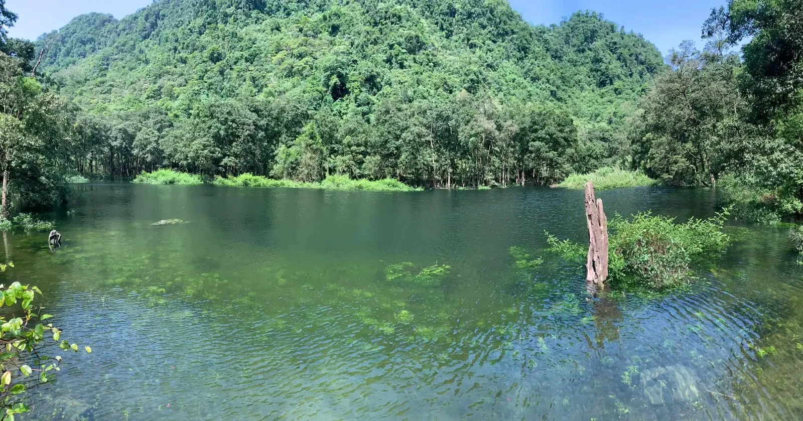 Khoang Săm - Hồ giữa Rừng ở Vân Sơn